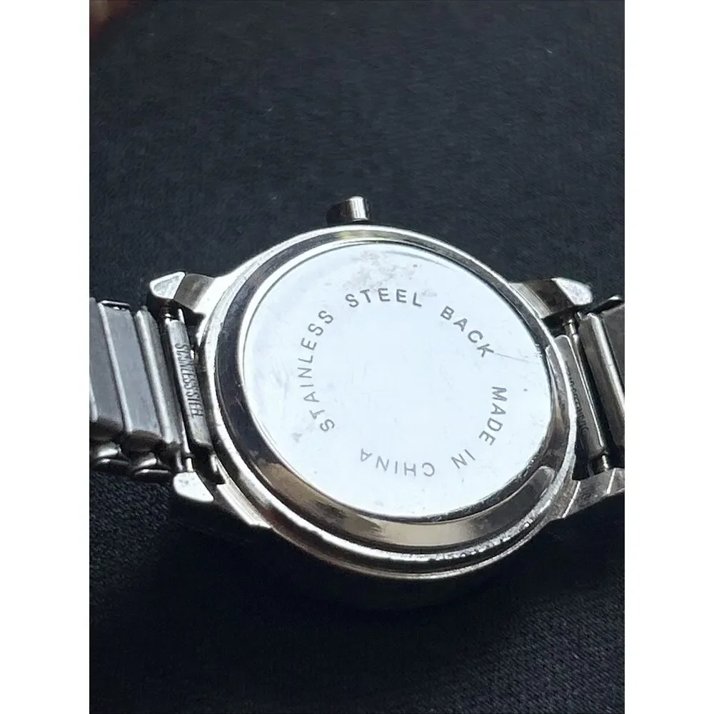 Cruise Club Silver Tone Women’s Stretch Band Quartz Watch